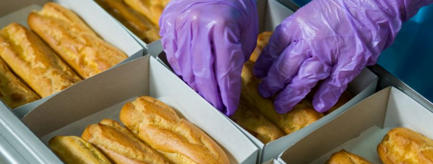 Uso de guantes en la manipulación de alimentos